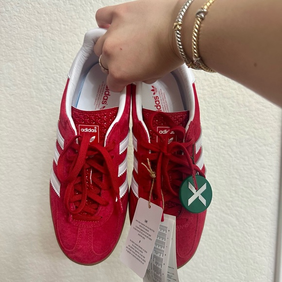 Adidas Gazelle in Scarlet Red - Picture 3 of 4